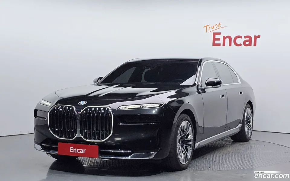 BMW 7 Series 740d xDrive 2023 — photo 1, buy with delivery to Moscow