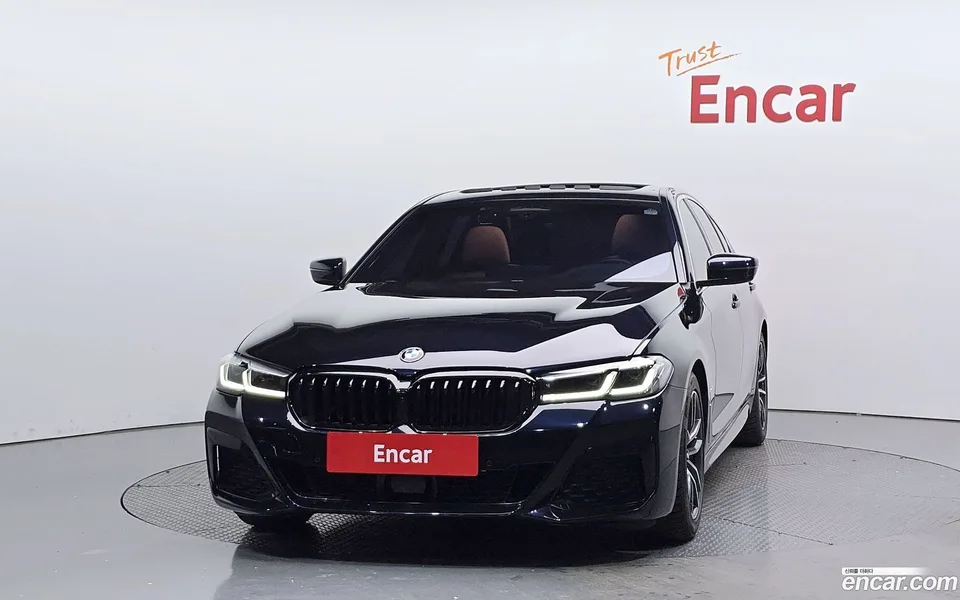 BMW 5 Series 520i M 2022 — thumbnail 3