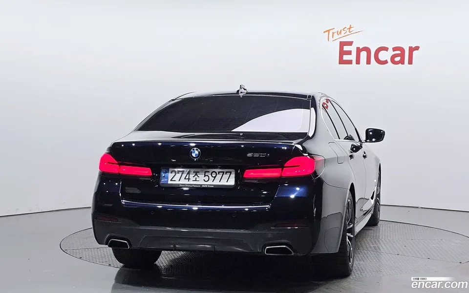 BMW 5 Series 520i M 2022 — thumbnail 4