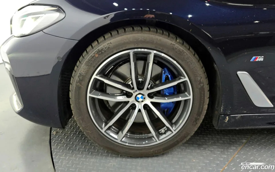 BMW 5 Series 520i M 2022 — thumbnail 5