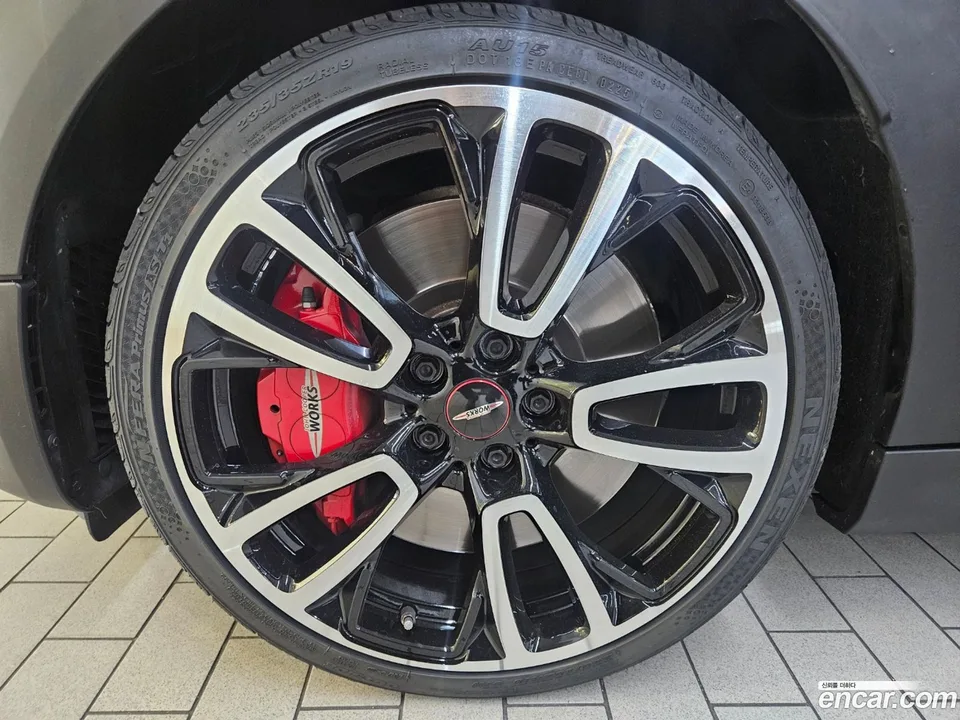 MINI Cooper S Clubman JCW 2023 — thumbnail 2