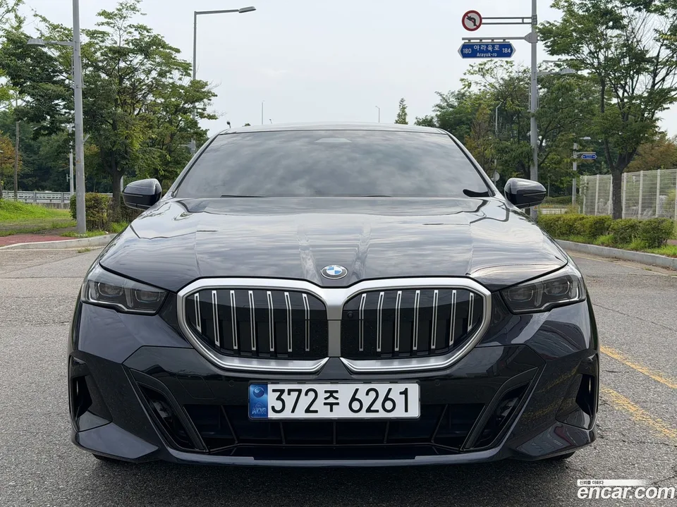 BMW 5 Series 520i M 2024 — миниатюра 3
