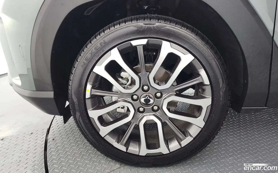 KG Mobility Torres 1.5 4WD 2023 — thumbnail 2