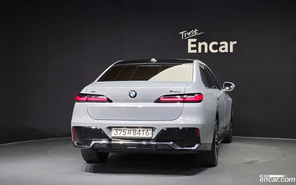 BMW 7 Series 740d xDrive M 2023 — thumbnail 4