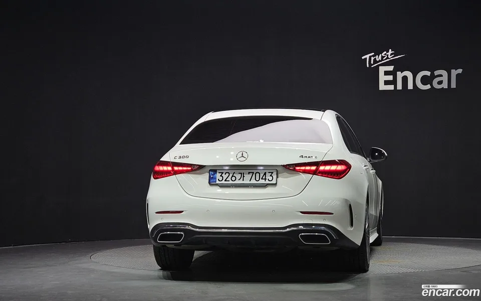 Mercedes-Benz C-Class C300 4MATIC AMG Line 2023 — thumbnail 4