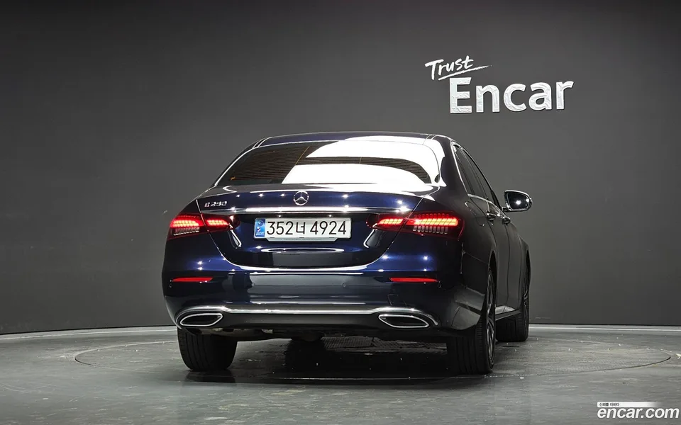 Mercedes-Benz E-Class E250 2022 — thumbnail 4
