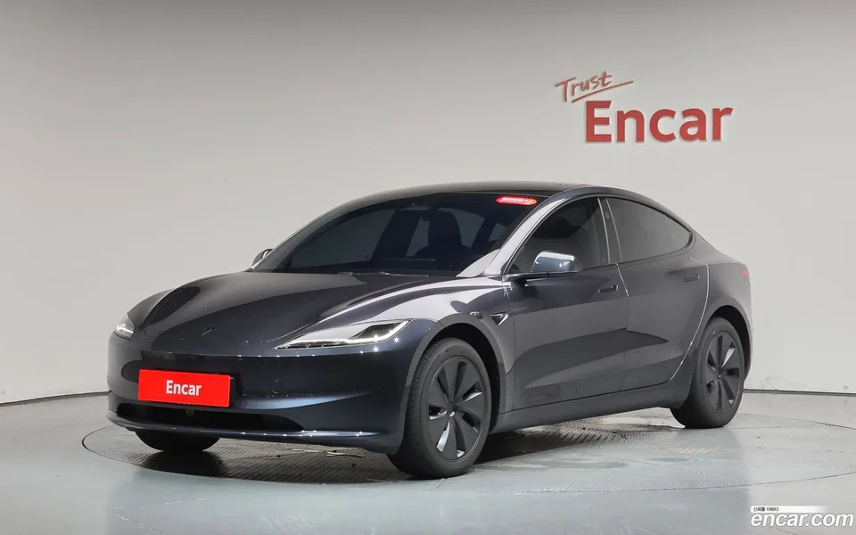 Tesla Model 3 RWD 2026 — фото 1, купить с доставкой в Москву