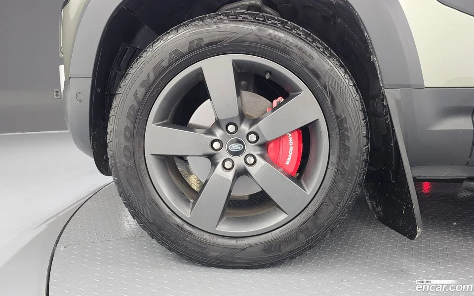 Land Rover Defender 110 D250 SE 2022 — thumbnail 2