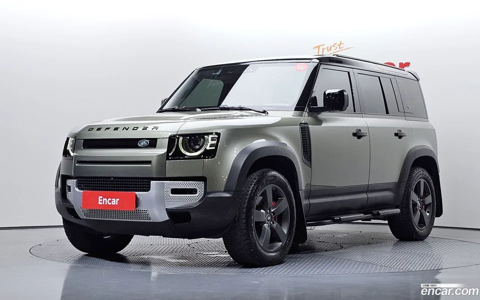 Land Rover Defender 110 D250 SE 2022 — photo 1, buy with delivery to Moscow