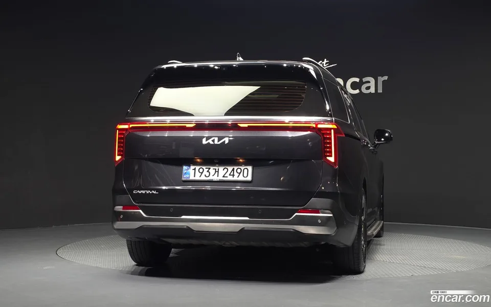 Kia Carnival 7 2024 — thumbnail 4