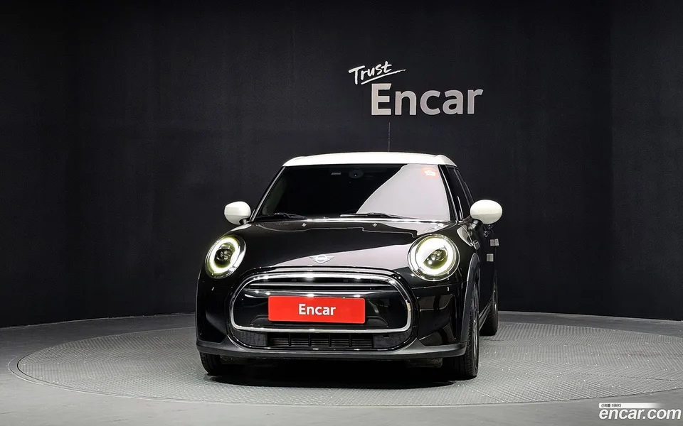 MINI Cooper 5 2022 — thumbnail 3