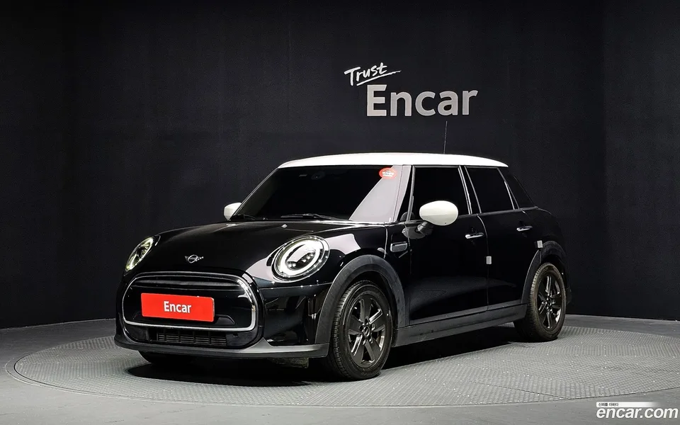 MINI Cooper 5 2022 — photo 1, buy with delivery to Moscow