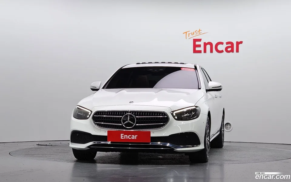 Mercedes-Benz E-Class E250 2022 — thumbnail 3