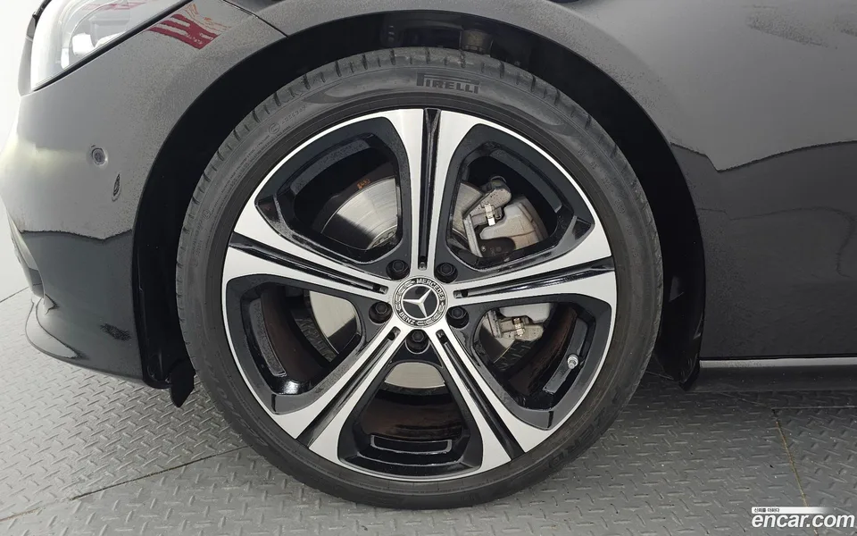 Mercedes-Benz C-Class C300 4MATIC 2023 — thumbnail 5