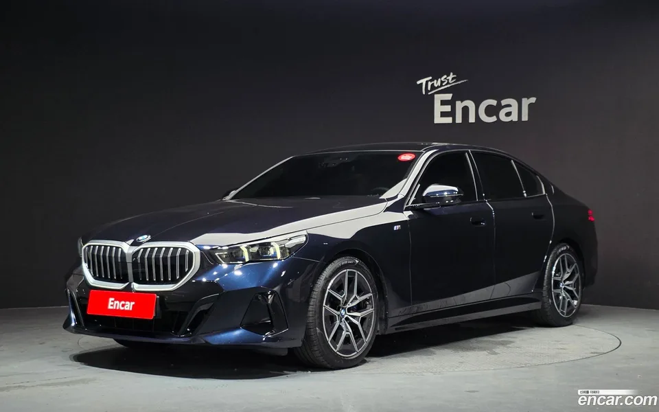 BMW 5 Series 520i M 2025 — photo 1, buy with delivery to Moscow