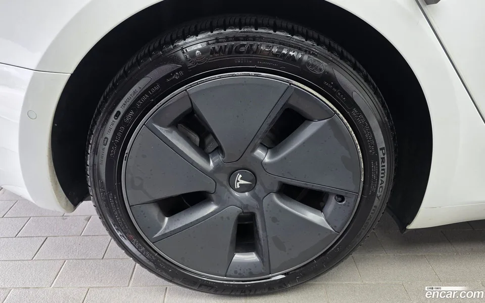Tesla Model 3 AWD 2022 — thumbnail 2