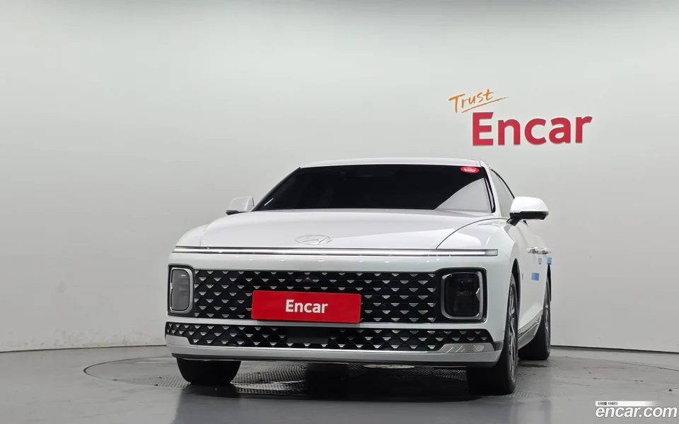 Hyundai Grandeur Hybrid 2023 — thumbnail 3