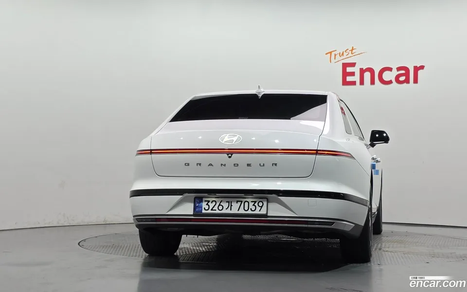 Hyundai Grandeur Hybrid 2023 — thumbnail 4