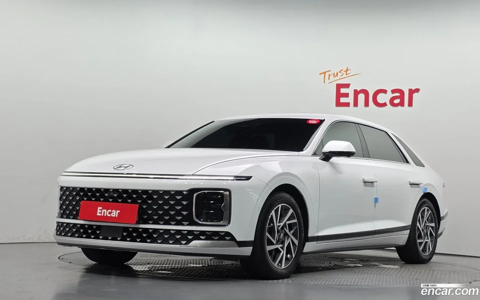 Hyundai Grandeur Hybrid 2023 — photo 1, buy with delivery to Moscow
