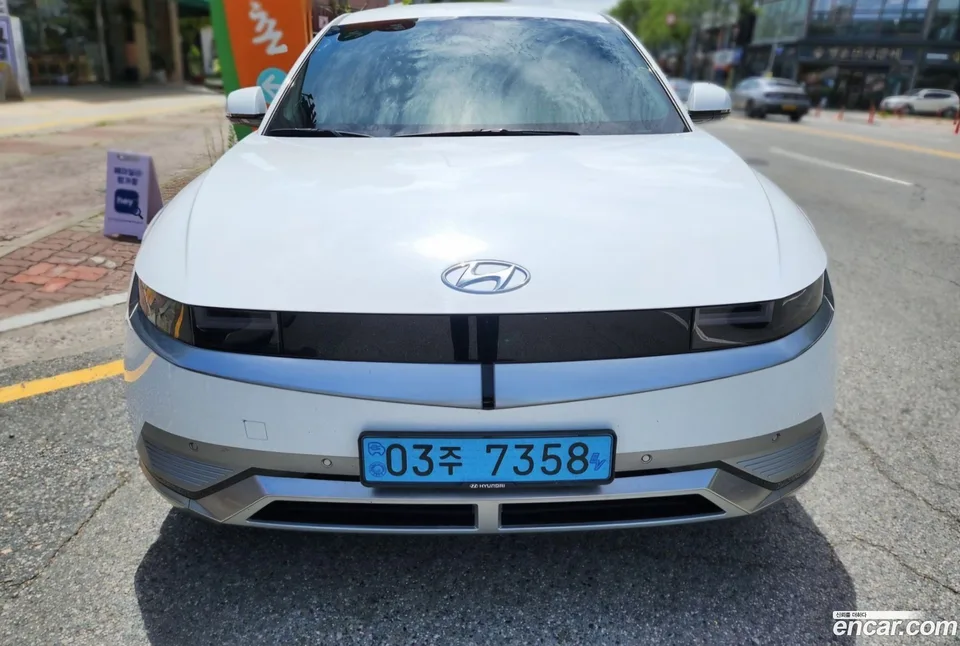 Hyundai Ioniq 5 AWD 2024 — photo 1, buy with delivery to Moscow