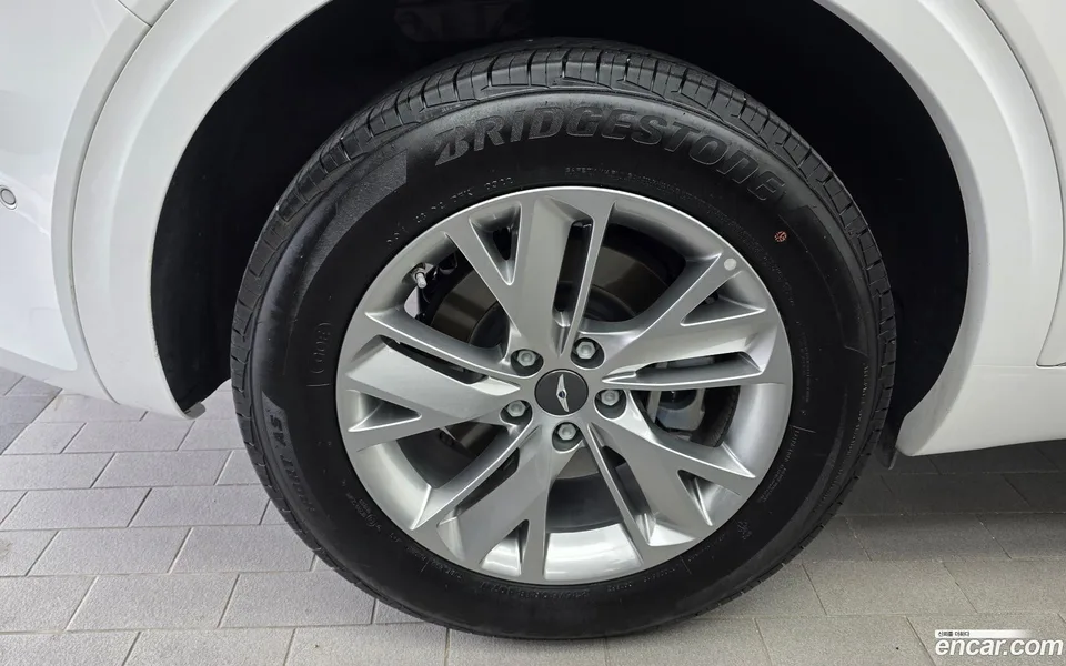Genesis GV70 2.5T 2WD 2022 — thumbnail 2