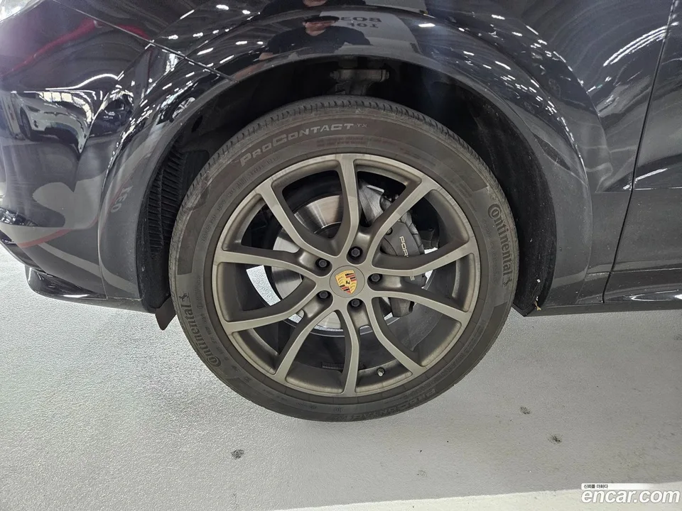 Porsche Cayenne 3.0 2022 — thumbnail 3