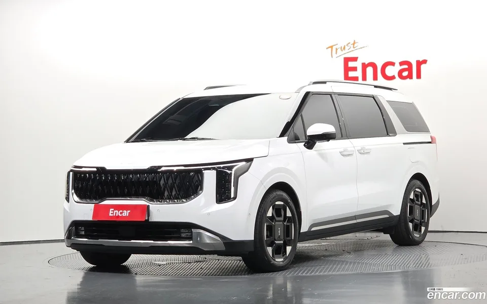 Kia Carnival 9 2024 — photo 1, buy with delivery to Moscow