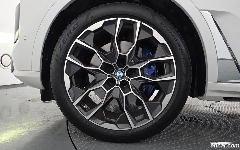 BMW X7 xDrive 40i M 6 2025 — thumbnail 2