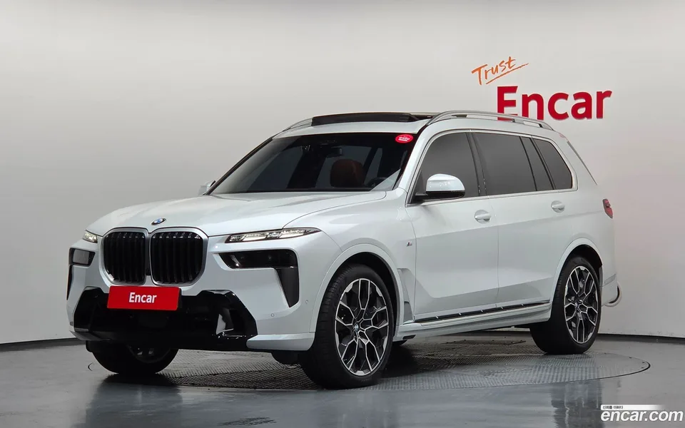 BMW X7 xDrive 40i M 6 2025 — photo 1, buy with delivery to Moscow