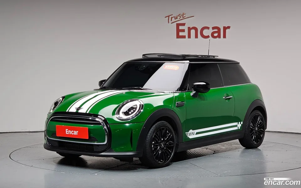 MINI Cooper 2023 — photo 1, buy with delivery to Moscow