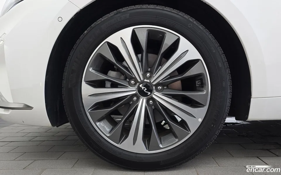 Kia K8 Hybrid 2023 — thumbnail 5
