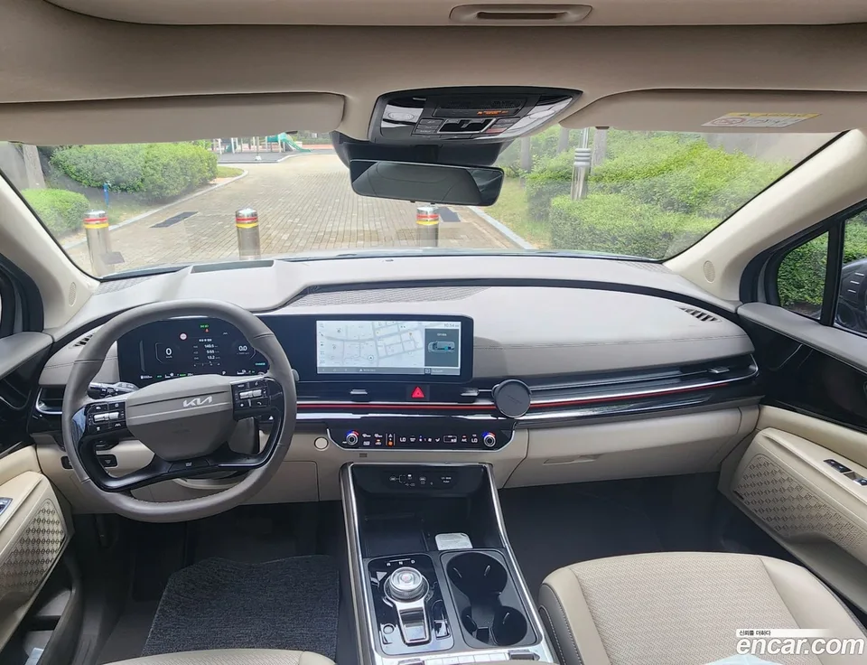 Kia Carnival HEV 7 X Line 2025 — thumbnail 2