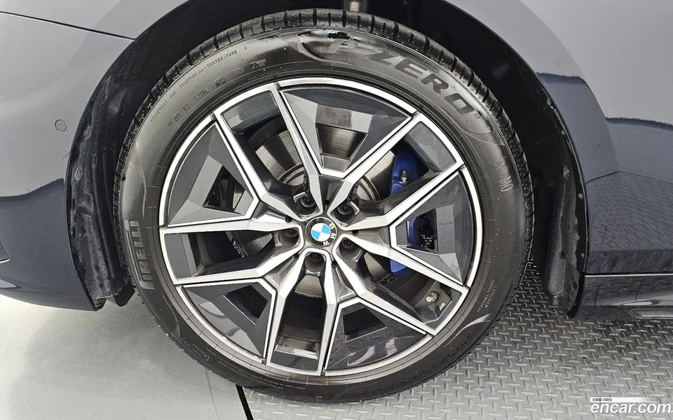BMW 5 Series 523d M 2026 — thumbnail 2