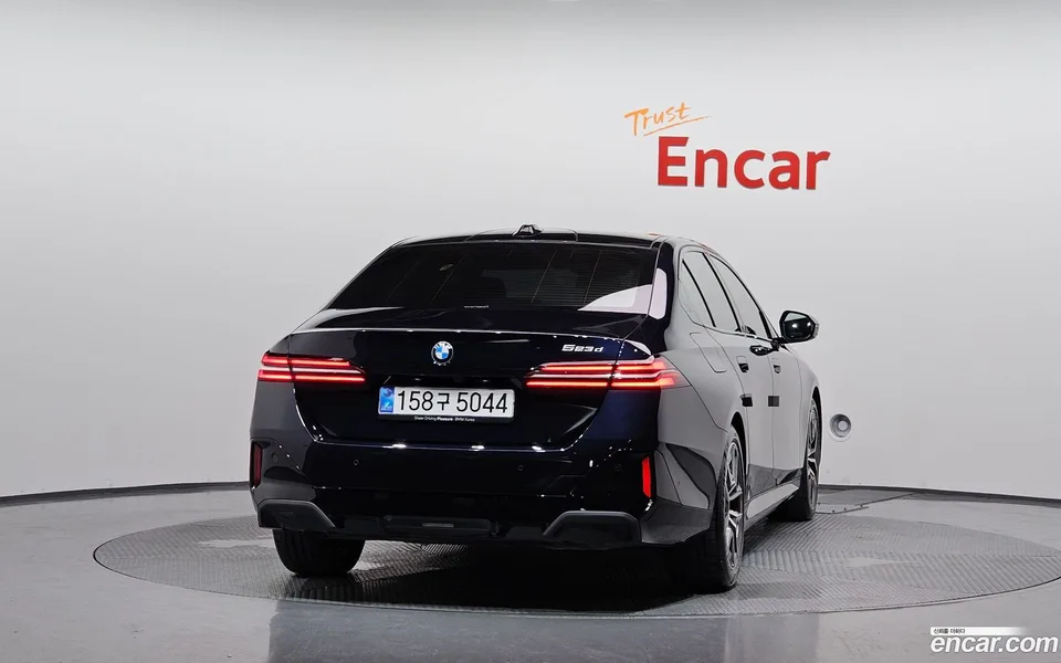 BMW 5 Series 523d M 2026 — thumbnail 4