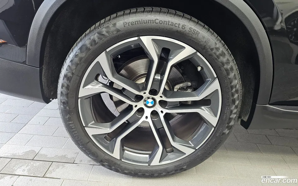 BMW X5 xDrive 40i xLine 2023 — thumbnail 2