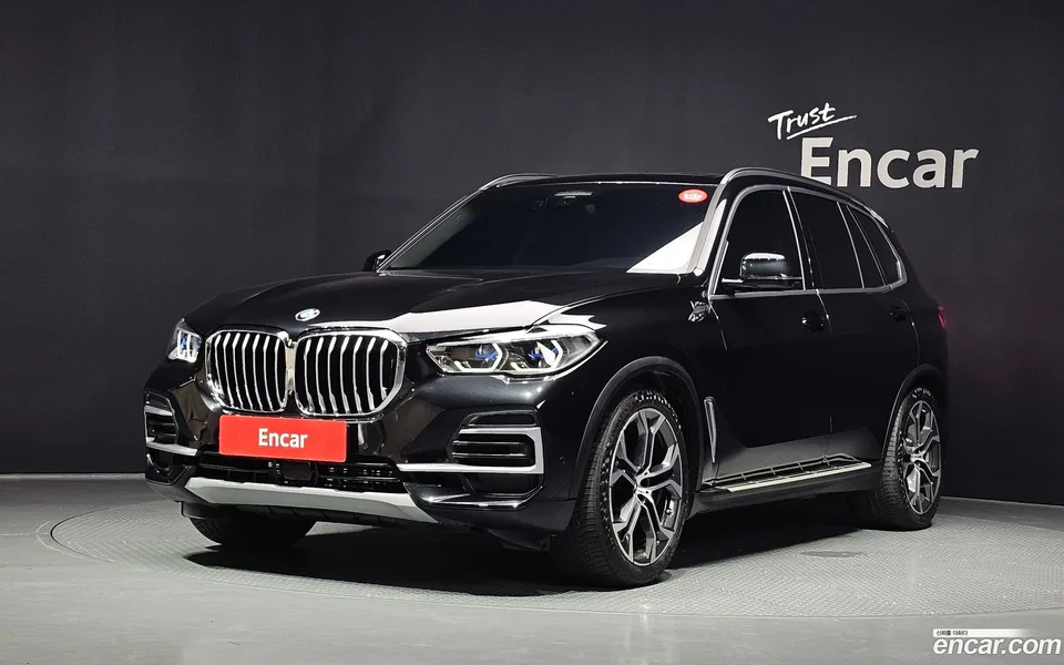 BMW X5 xDrive 40i xLine 2023 — photo 1, buy with delivery to Moscow