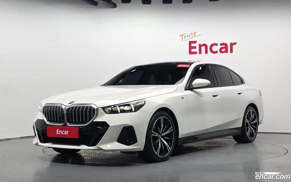BMW 5 Series 530i xDrive M 2024 — photo 1, buy with delivery to Moscow