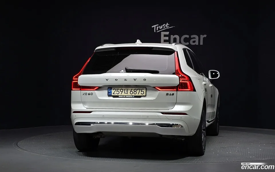 Volvo XC60 B6 2022 — thumbnail 4