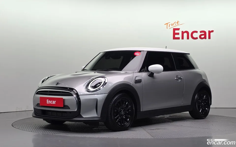 MINI Cooper 2023 — photo 1, buy with delivery to Moscow
