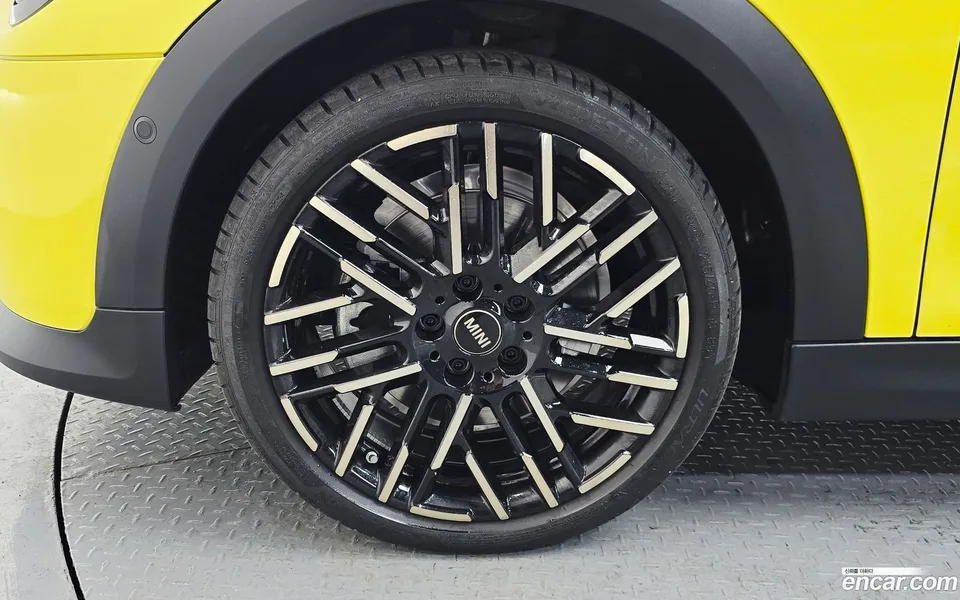MINI Cooper S 2025 — thumbnail 5