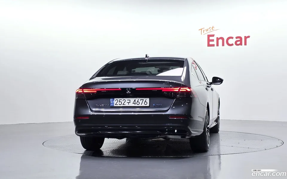 Honda Accord 2.0 2023 — thumbnail 4