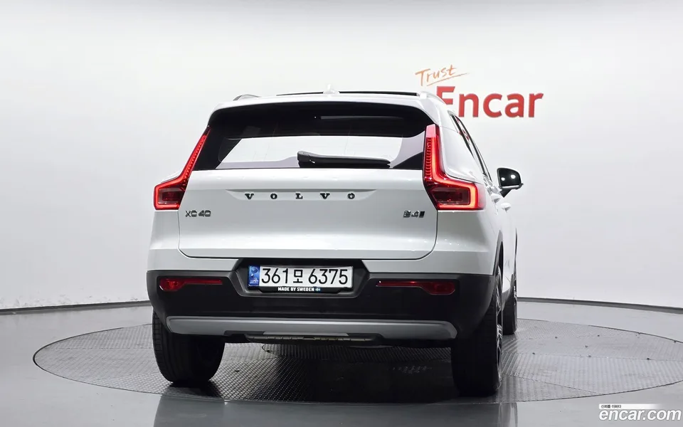 Volvo XC40 B4 2022 — thumbnail 4