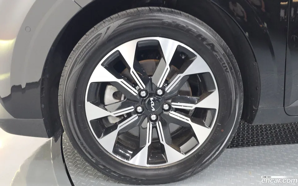 Kia Carnival 9 2022 — thumbnail 2