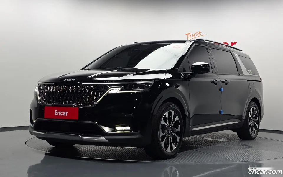 Kia Carnival 9 2022 — photo 1, buy with delivery to Moscow