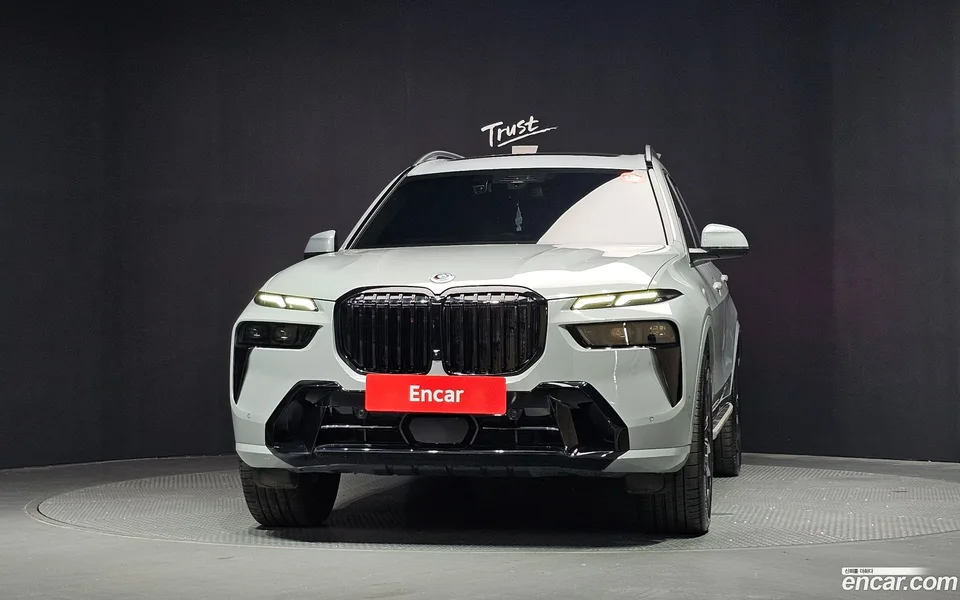 BMW X7 xDrive 40i M 7 2024 — thumbnail 3
