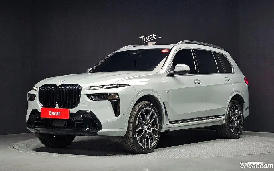 BMW X7 xDrive 40i M 7 2024 — photo 1, buy with delivery to Moscow