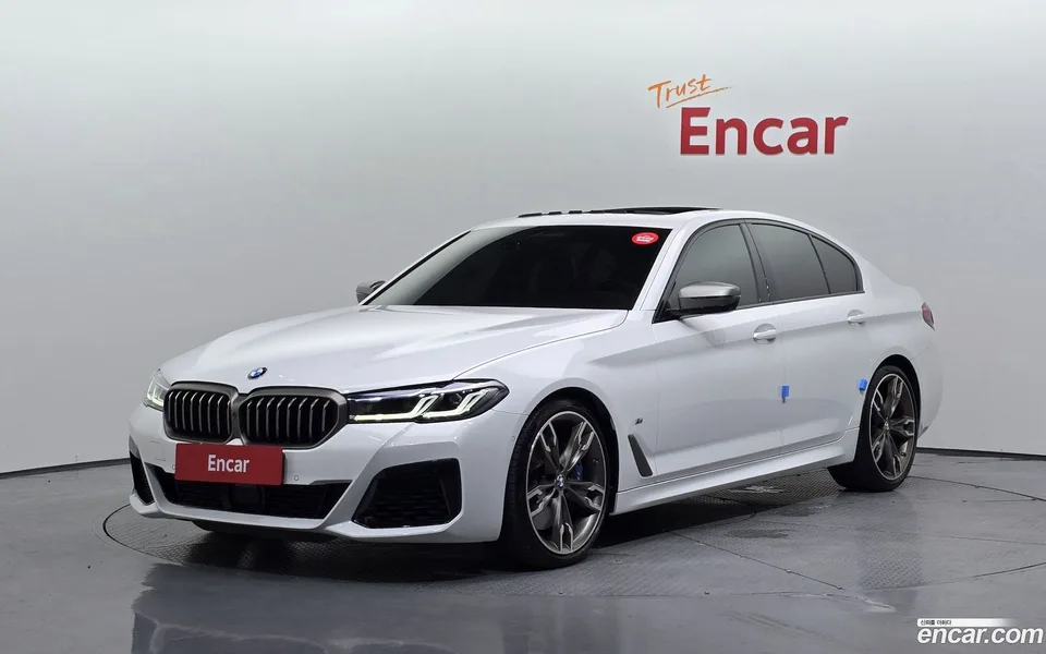 BMW 5 Series M550i xDrive 2022 — photo 1, buy with delivery to Moscow