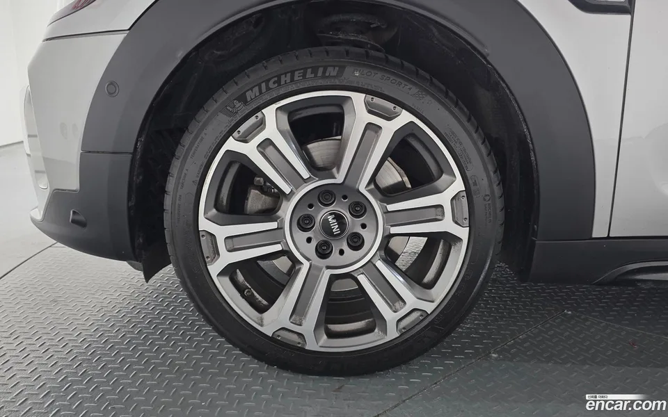 MINI Cooper S Countryman ALL4 2023 — thumbnail 2
