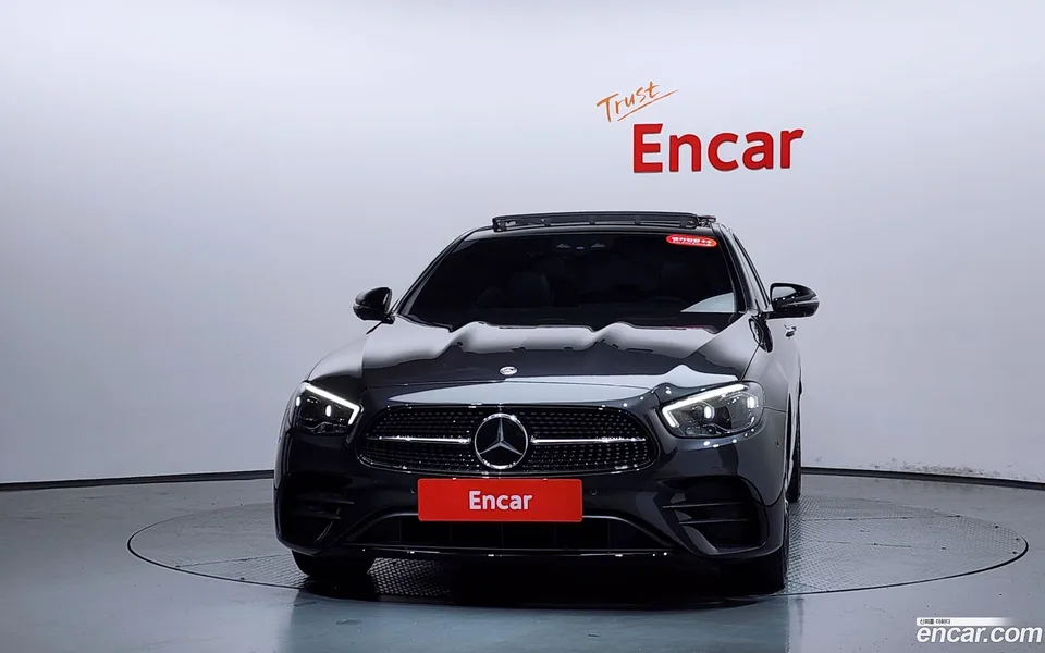 Mercedes-Benz E-Class E350 4MATIC AMG Line 2023 — thumbnail 3