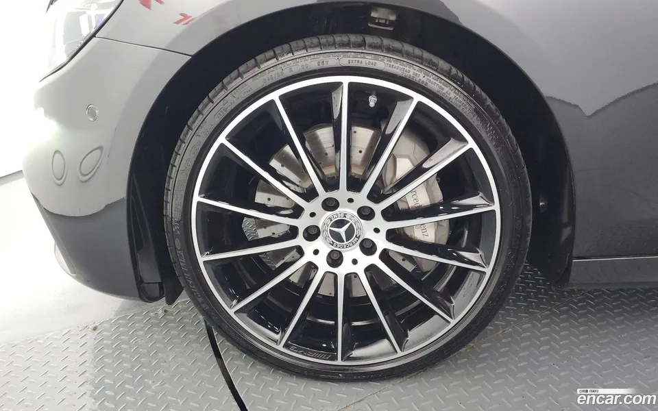 Mercedes-Benz E-Class E350 4MATIC AMG Line 2023 — thumbnail 5